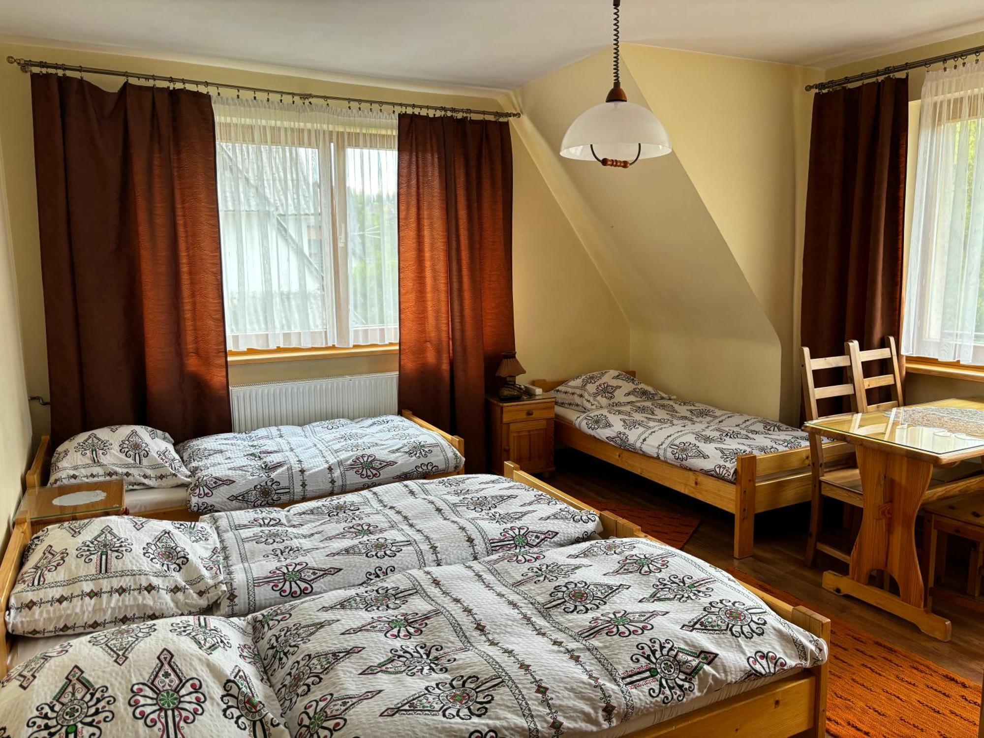 Pokoje Goscinne U Gordona Poronin Exteriör bild